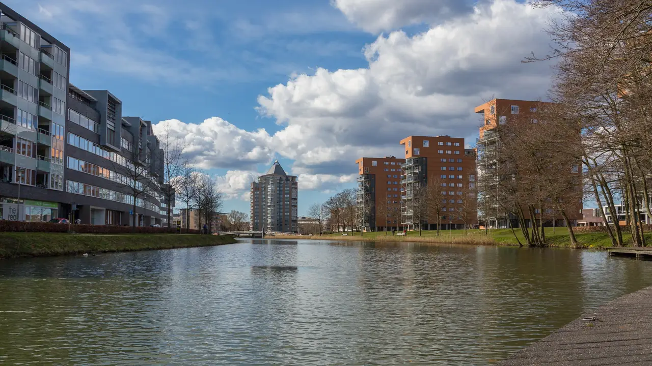Het Apeldoorns Kanaal in het centrum van Apeldoorn