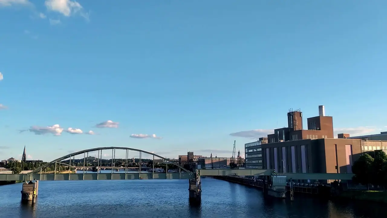 De Maas en de Hoge Brug in Maastricht