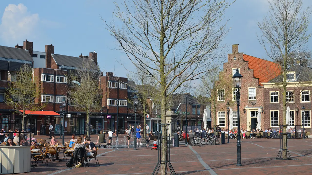 Het Wilhelminaplein in Naaldwijk