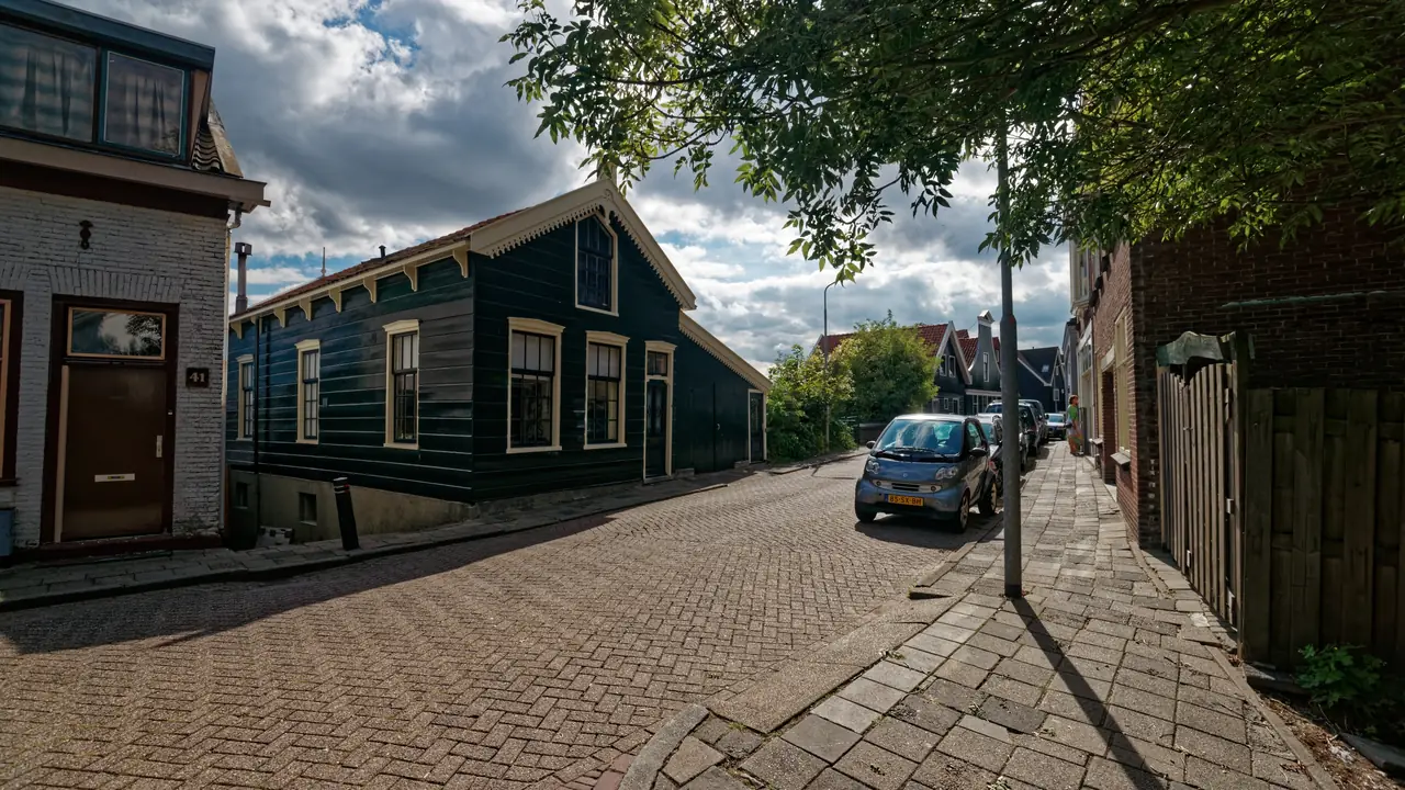 Houten huizen aan de Hogendijk in Zaandam