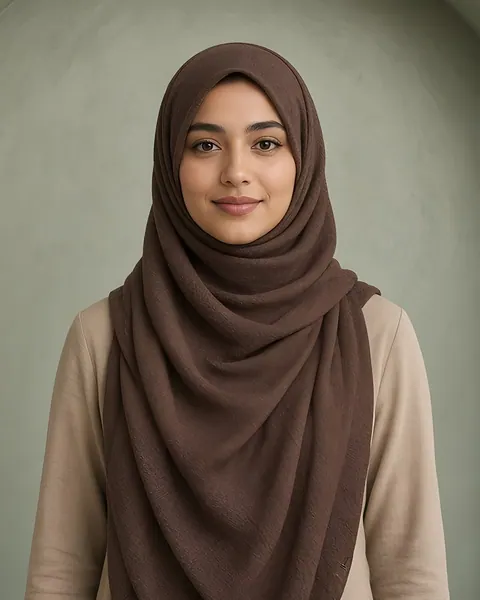 Medina-crêpe hijab – Chocolade – gedragen