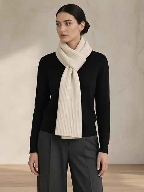 Sciarpa a coste in cashmere – crema, Cashmere · lavorato in Italia