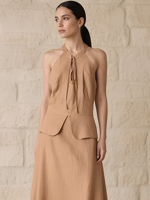 Halter midi-jurk van linnenmix – camel, Linnenmix · gemaakt in Italië